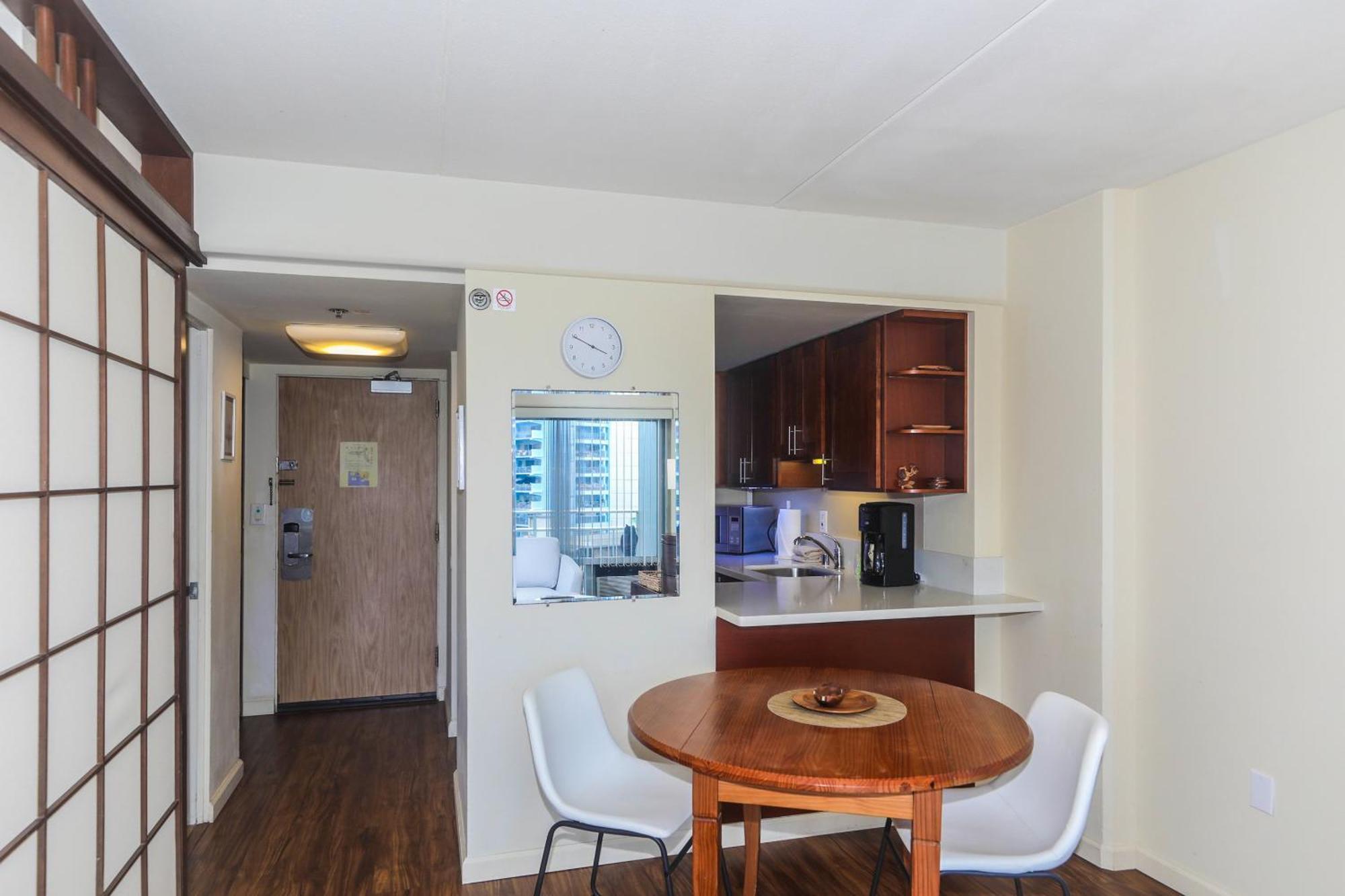 Apartment Ilikai Tower 701 View 1br Honolulu