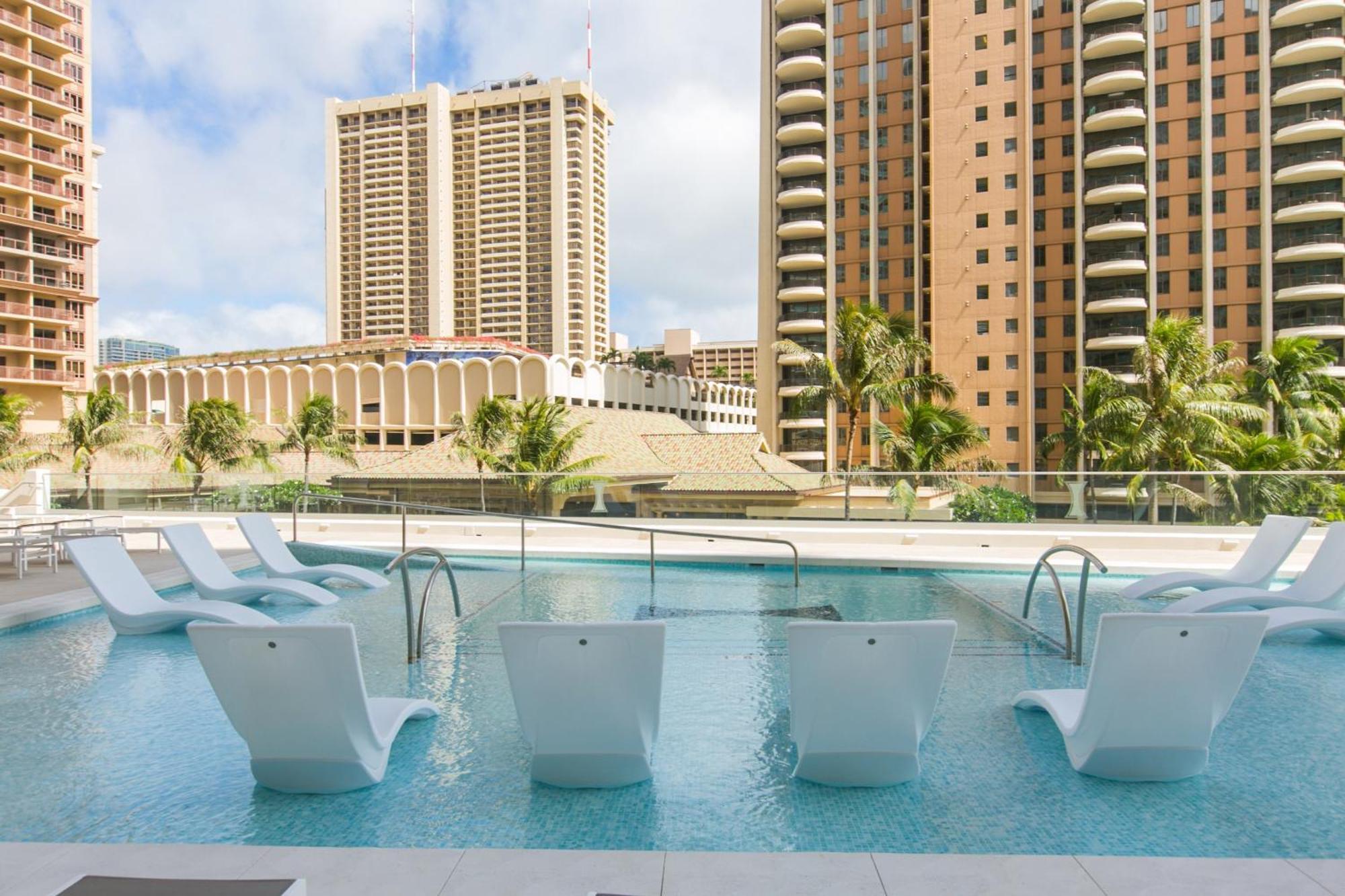 Ilikai Tower 701 View 1br Apartment Honolulu