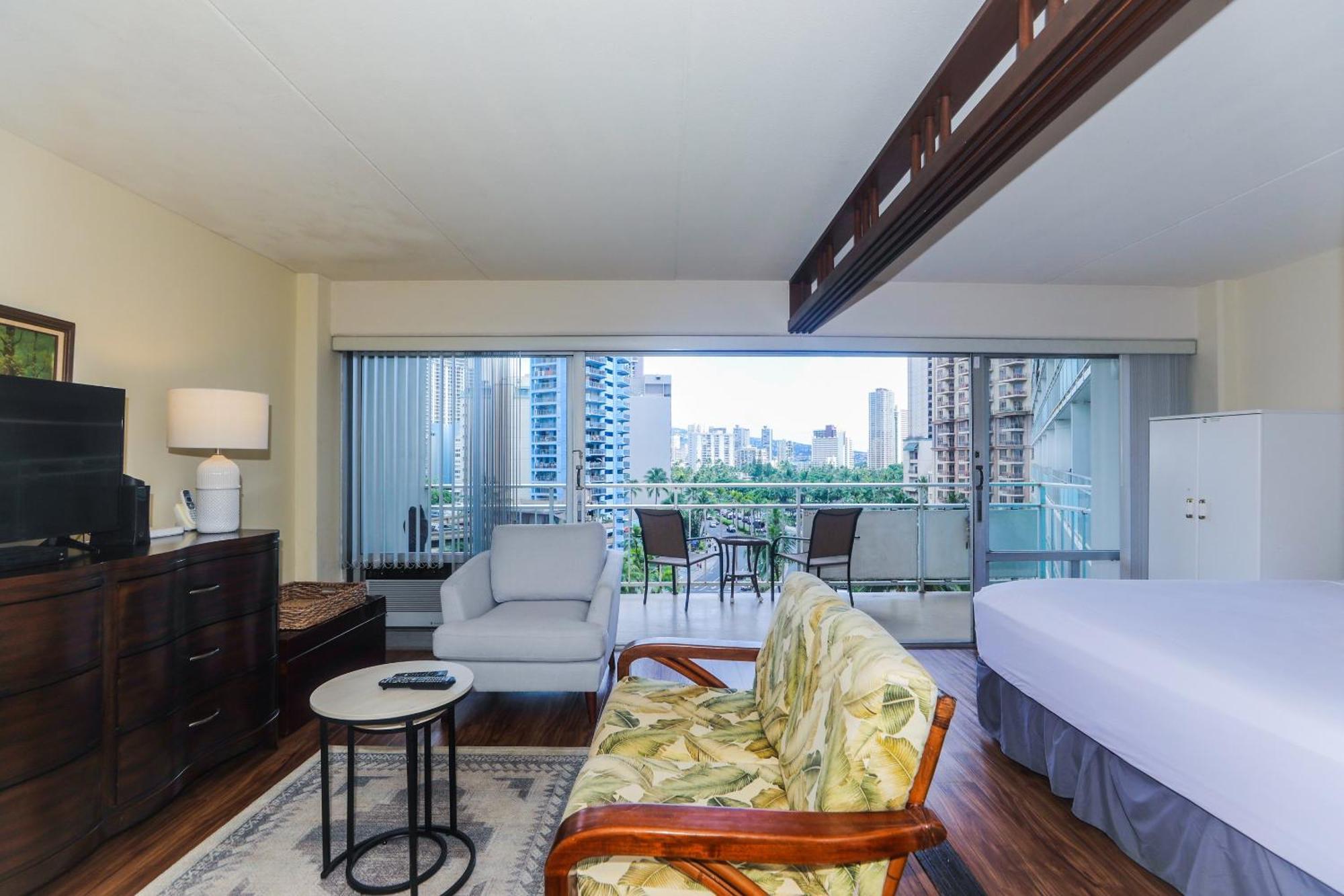 Ilikai Tower 701 View 1br Apartment
